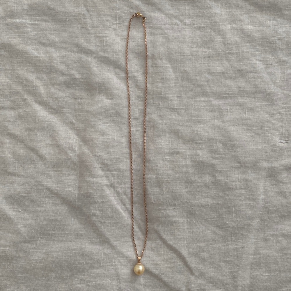 Pearl pendant charm and chain